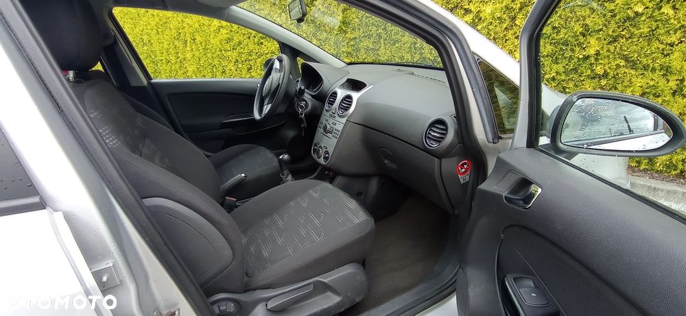 Opel Corsa 1.4 16V Active - 8