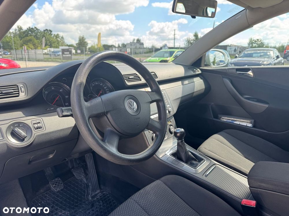 Volkswagen Passat - 11