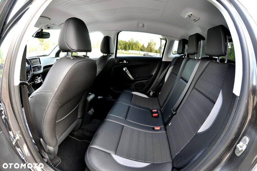 Peugeot 2008 1.2 Pure Tech GPF Allure S&S - 8