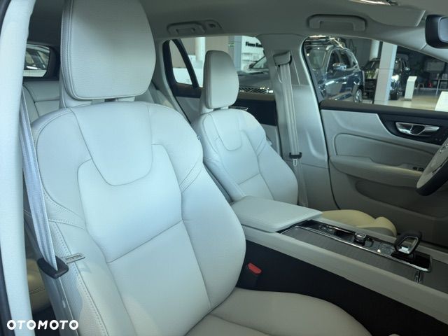 Volvo V60 B4 B Plus Bright - 33