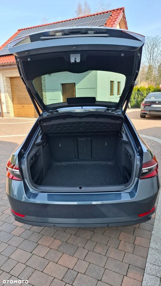 Skoda Superb 2.0 TDI SCR Sportline DSG - 9