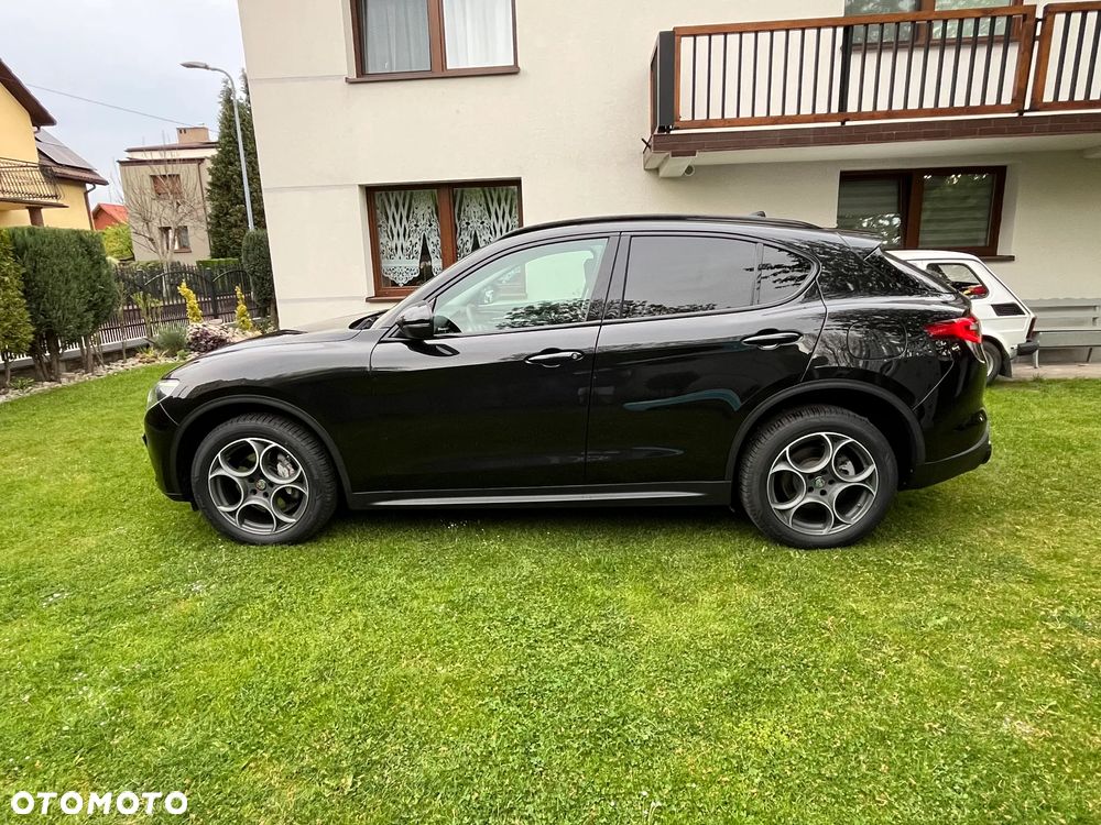 Alfa Romeo Stelvio - 8