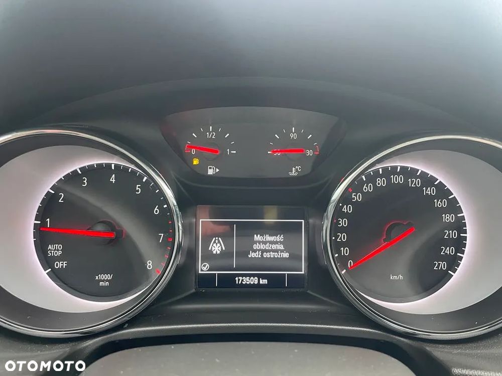 Opel Insignia - 13