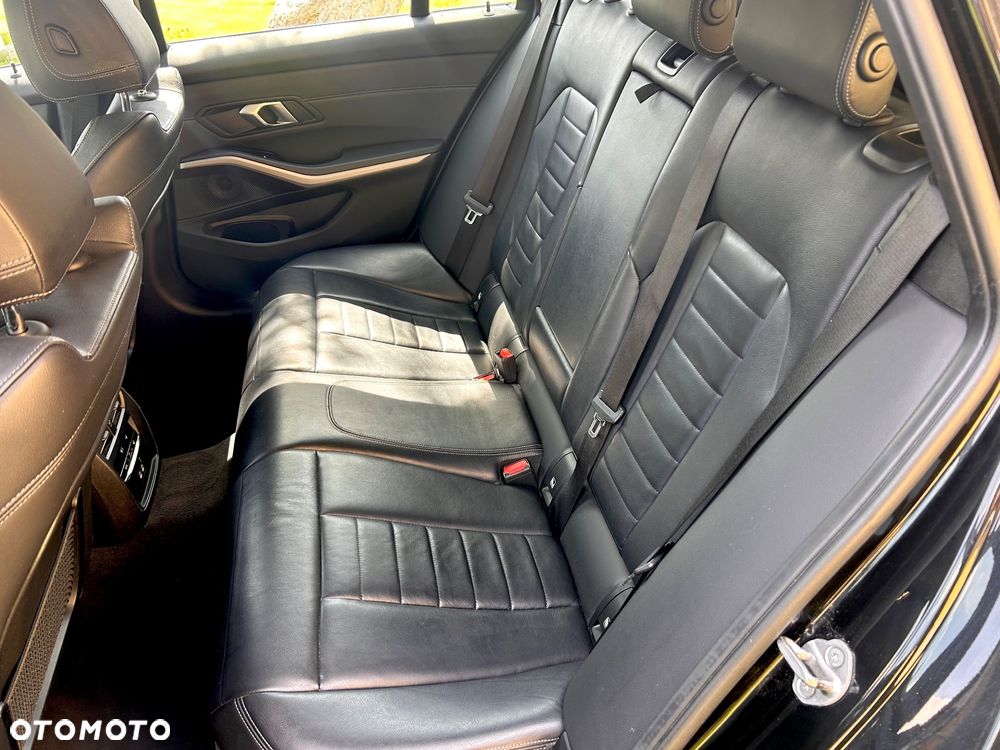 BMW Seria 3 318i Luxury Line sport - 9
