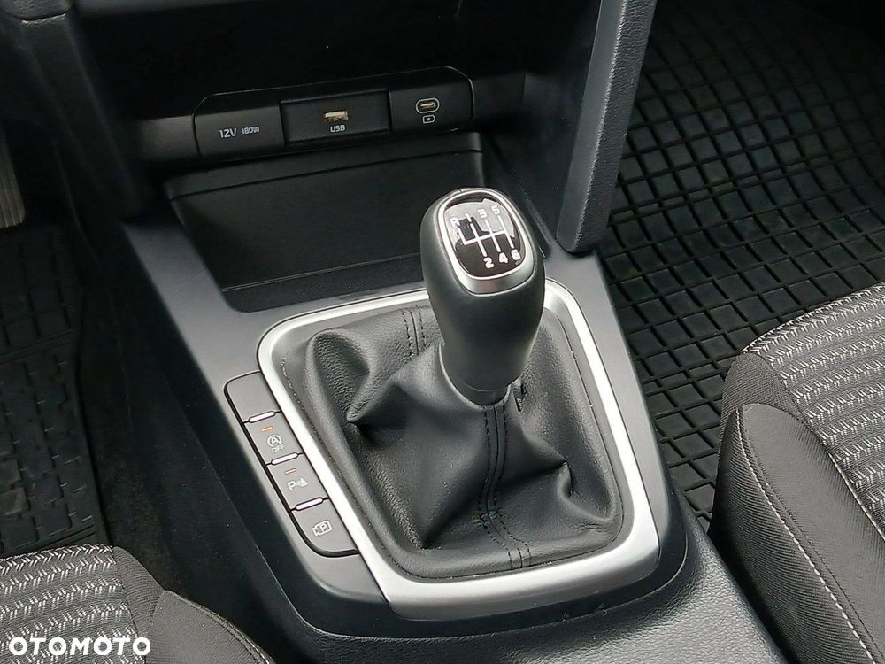 Kia XCeed 1.5 T-GDI M - 17