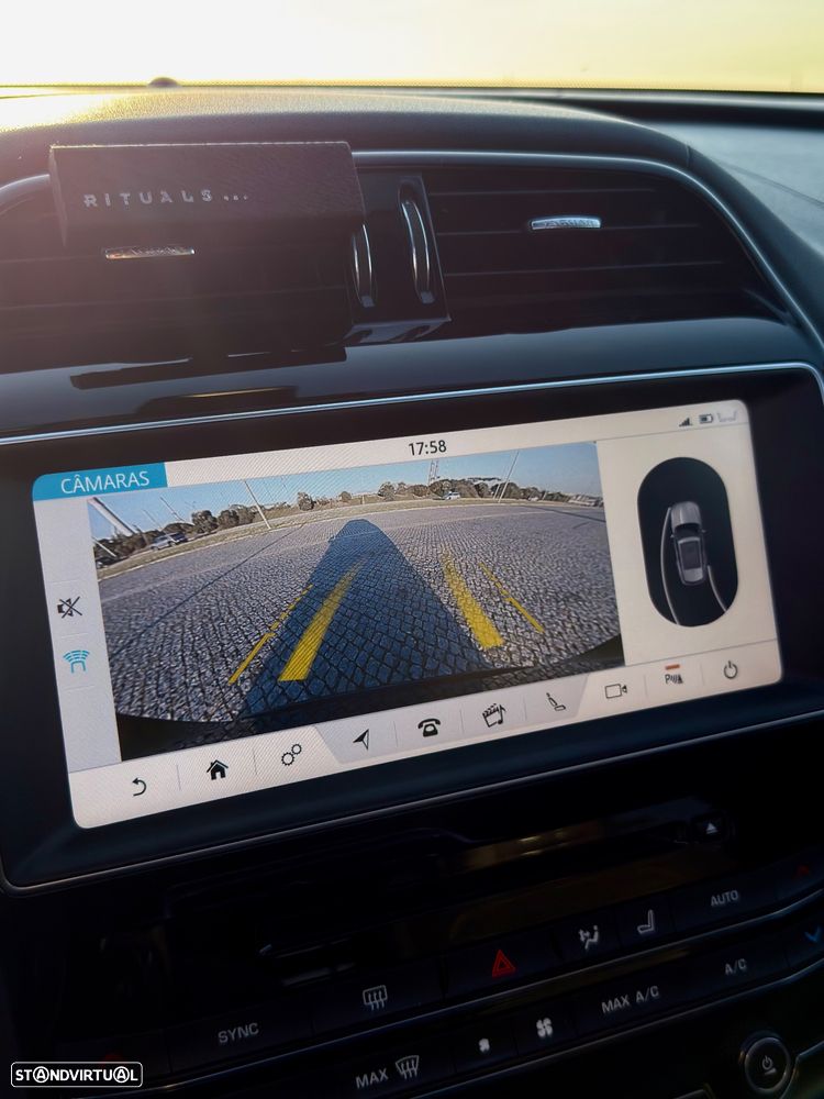 Jaguar F-Pace 20d AWD Aut. R-Sport - 37