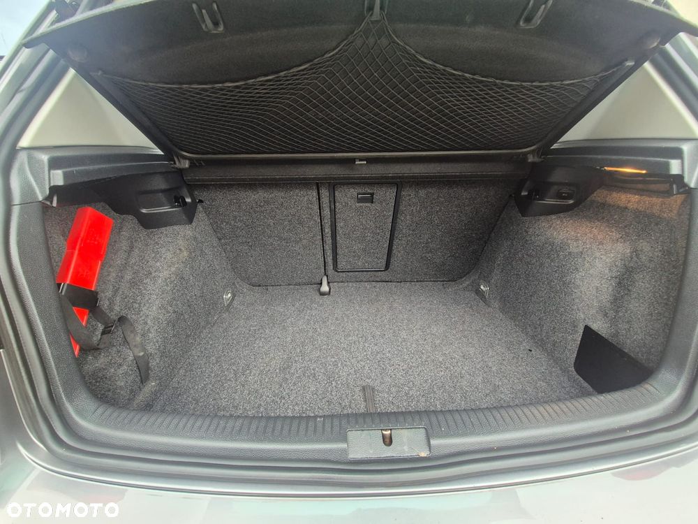 Volkswagen Golf - 26