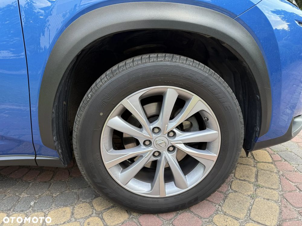 Lexus NX 300h Comfort AWD - 10