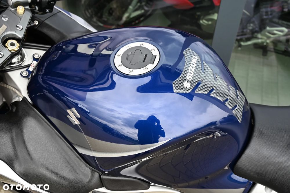 Suzuki GSX-R - 30