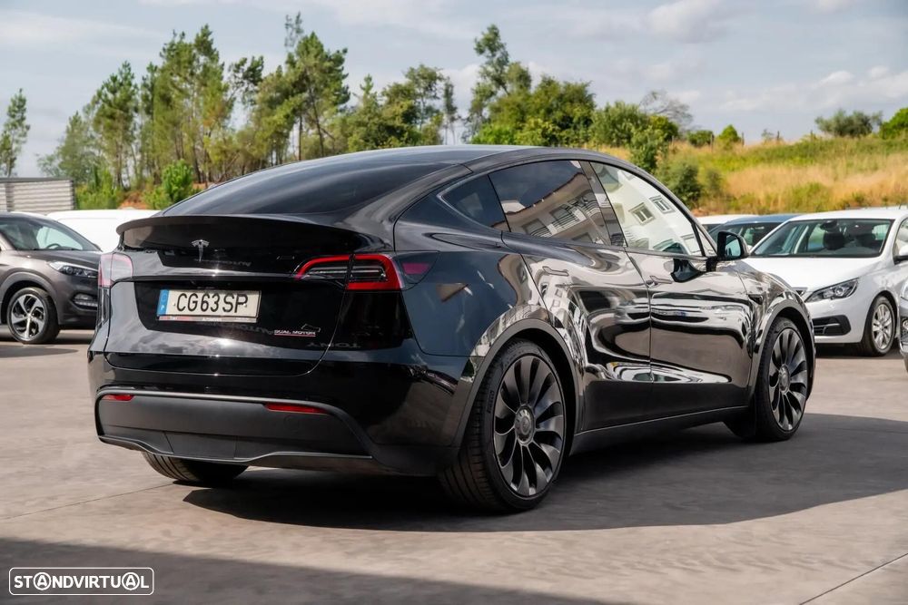 Tesla Model Y Performance Dual Motor AWD - 4