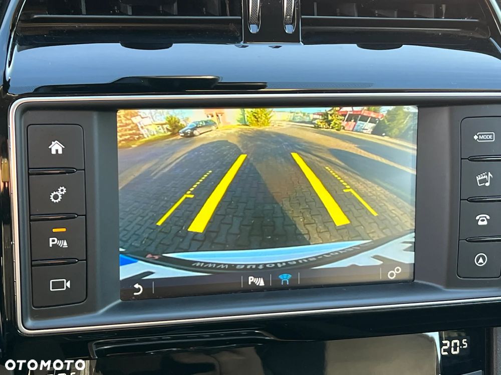 Jaguar F-Pace P250 AWD R-Dynamic SE - 20