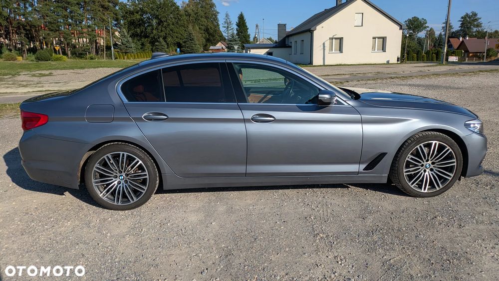 BMW Seria 5 530i xDrive Sport Line - 4