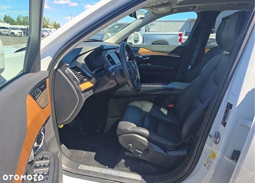 Volvo XC 90 - 7