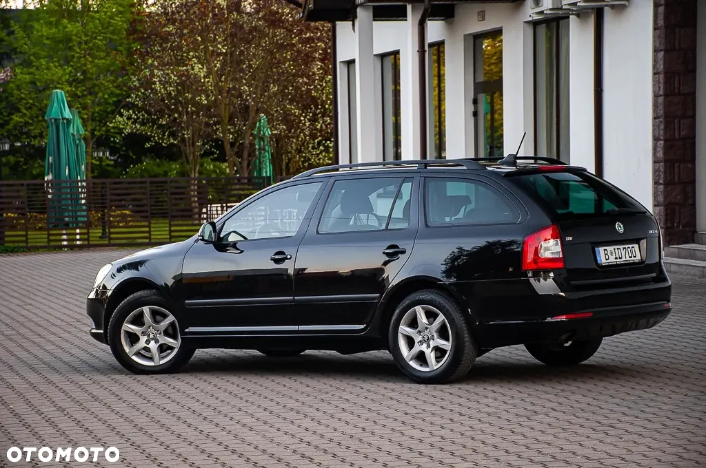 Skoda Octavia Combi 2.0 TDI DPF DSG Ambition - 17
