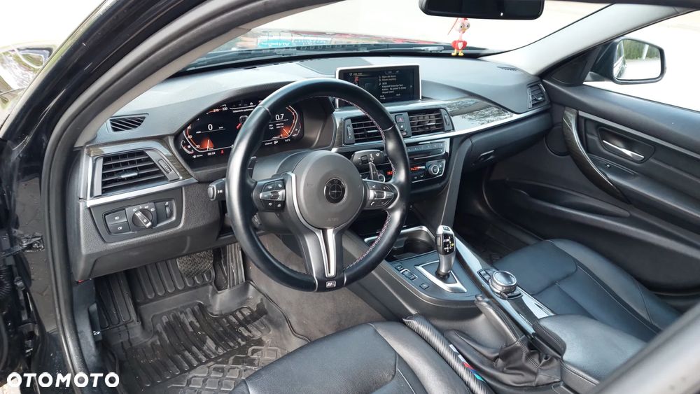 BMW Seria 3 328i xDrive Sport-Aut Luxury Line - 26