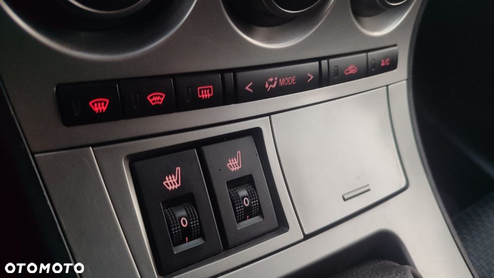 Mazda 3 1.6 CD Exclusive + - 21