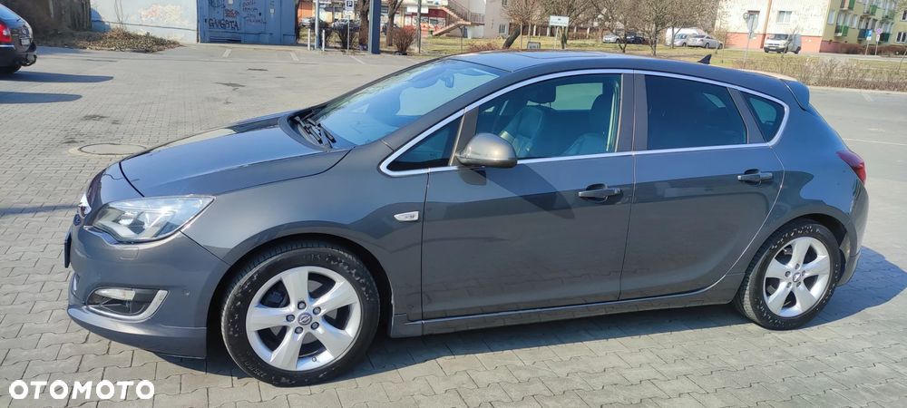 Opel Astra 2.0 CDTI Exklusiv - 3