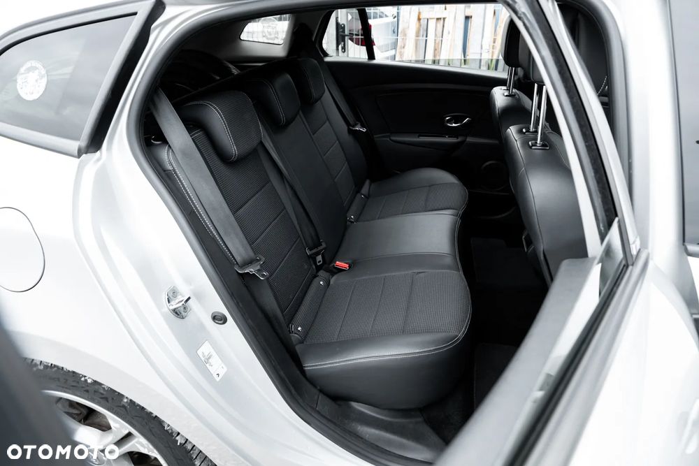 Renault Megane TCe 220 Start & Stop GTline 220 - 24
