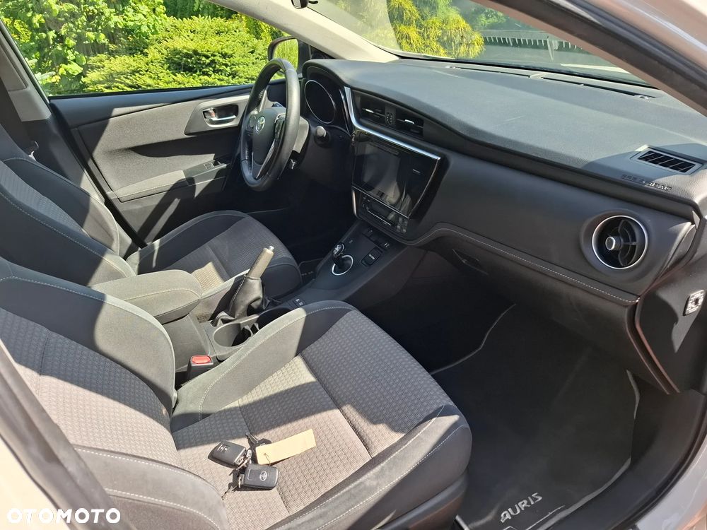 Toyota Auris - 15