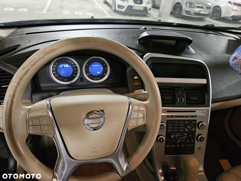 Volvo XC 60 3.2 AWD Momentum - 5