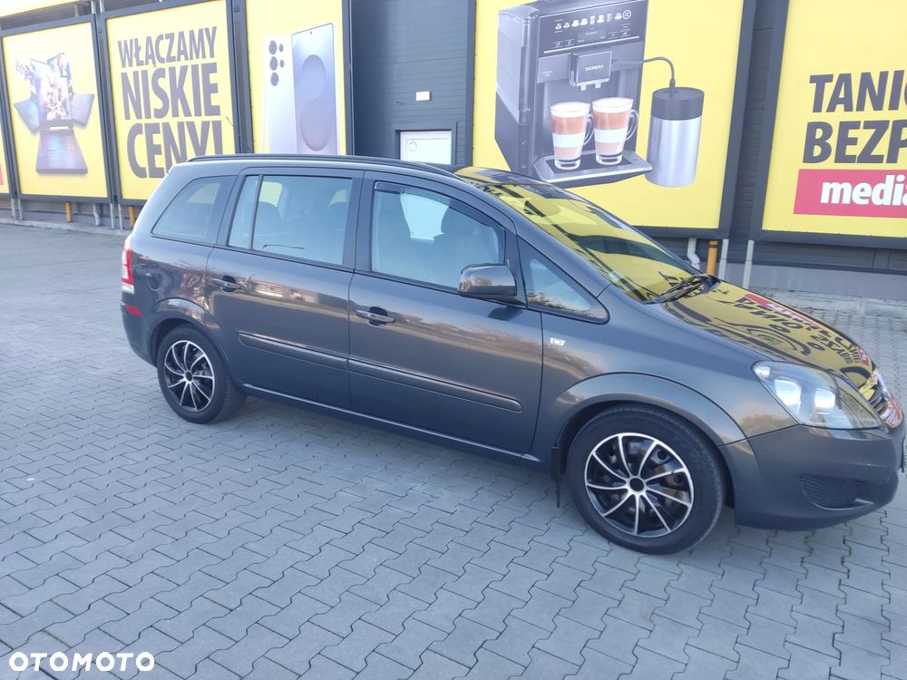 Opel Zafira 1.8 Family Plus - 1