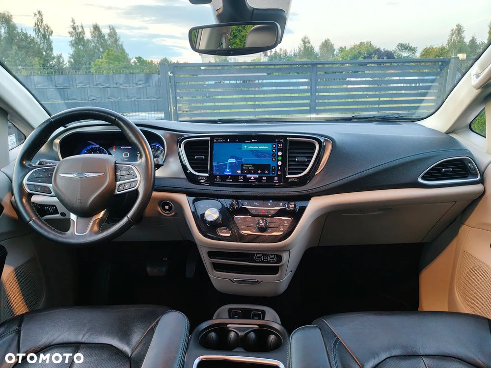 Chrysler Pacifica - 17