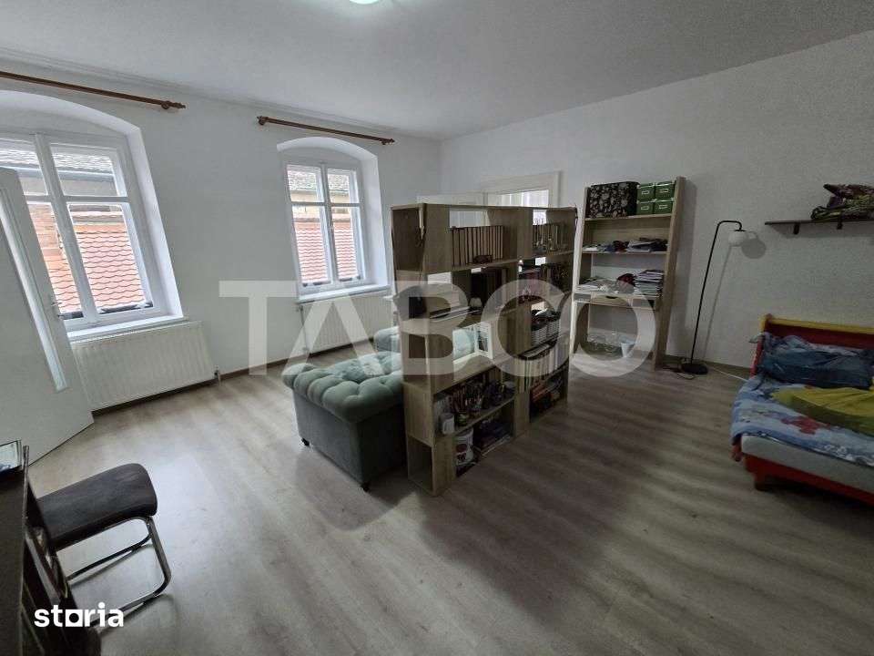Apartament 2 camere de vanzare la etajul 1 in Centrul Istoric Sibiu — fotografia 3