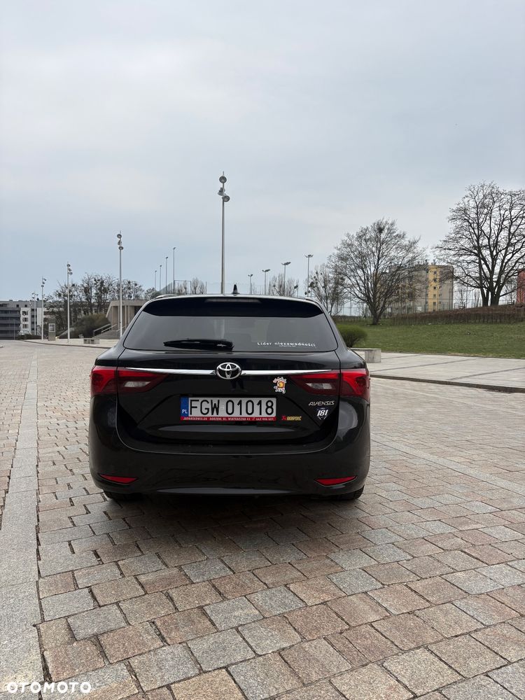 Toyota Avensis 1.8 Premium - 4