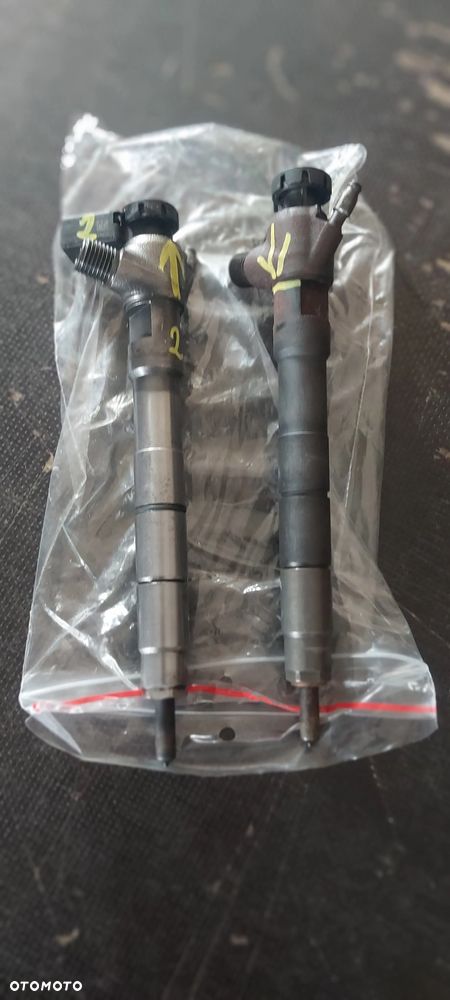 Wtryskiwacz pompowtryskiwacz vw t6 uszodzony - 3