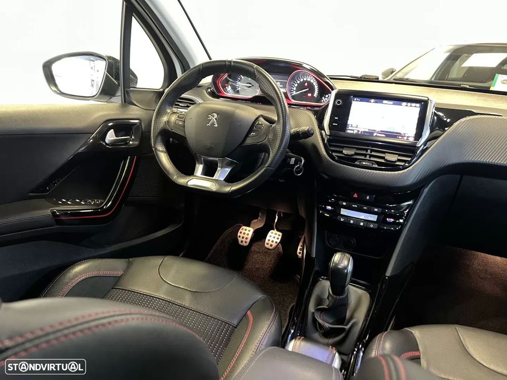 Peugeot 2008 1.2 PureTech GT Line - 5
