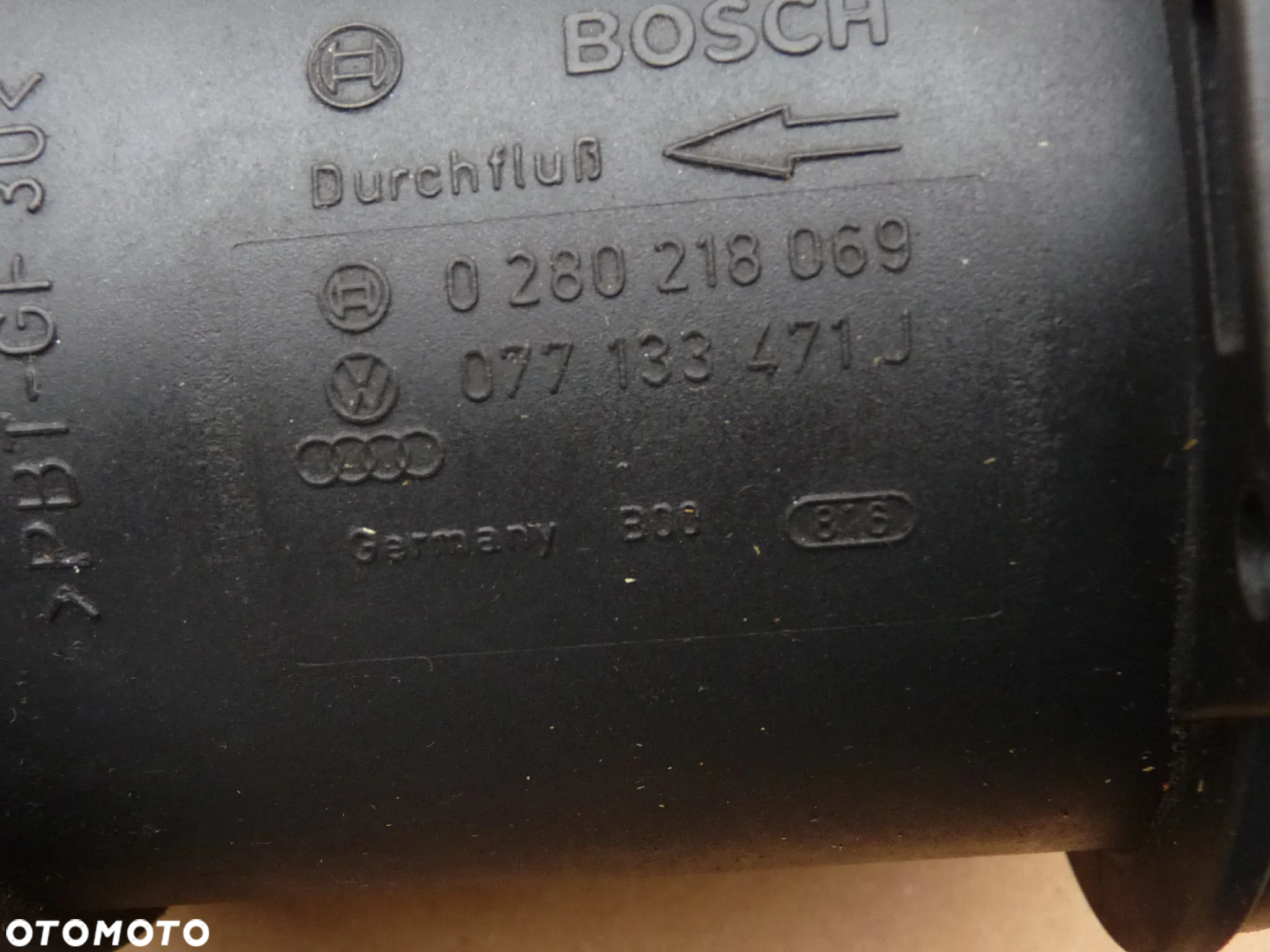 AUDI A8 D3 3.7 4.2 PRZEPŁYWOMIERZ 077133471J - 4