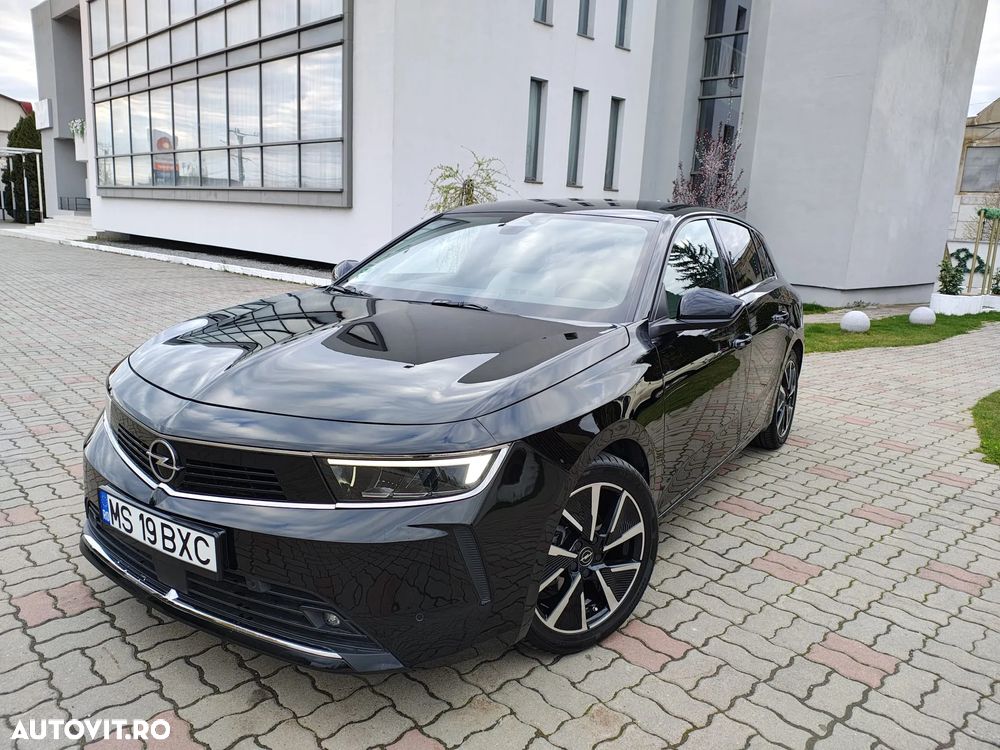 Opel Astra Sport Tourer 1.2L Turbo Start/Stop Business Edition