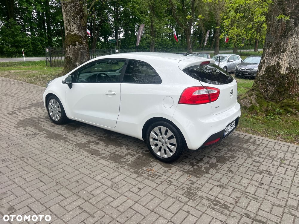 Kia Rio 1.2 L - 9