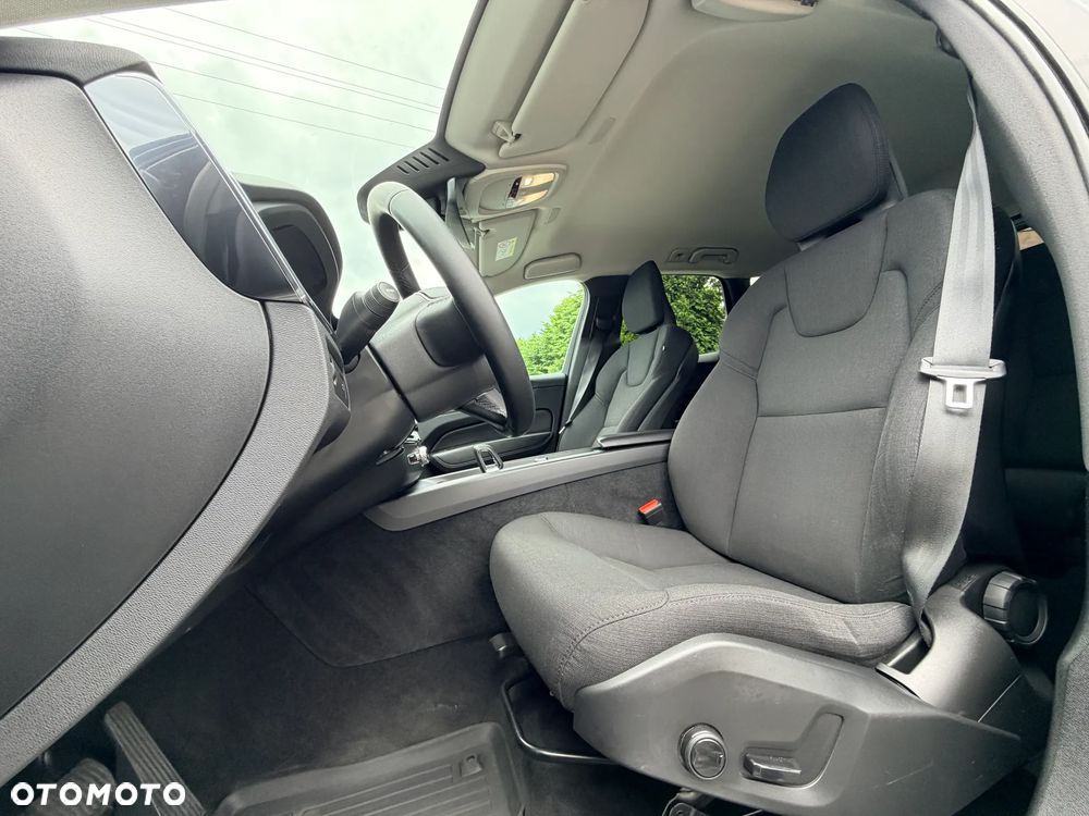 Volvo XC 60 B4 D AWD Momentum Pro - 13