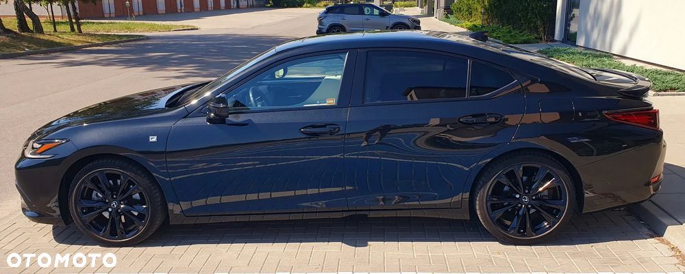 Lexus ES 300h F Sport Edition - 5