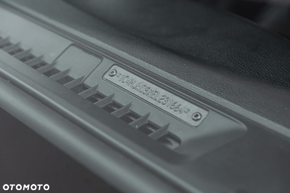 Jeep Wrangler - 31