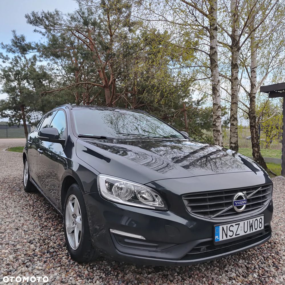 Volvo V60 D2 Momentum - 2