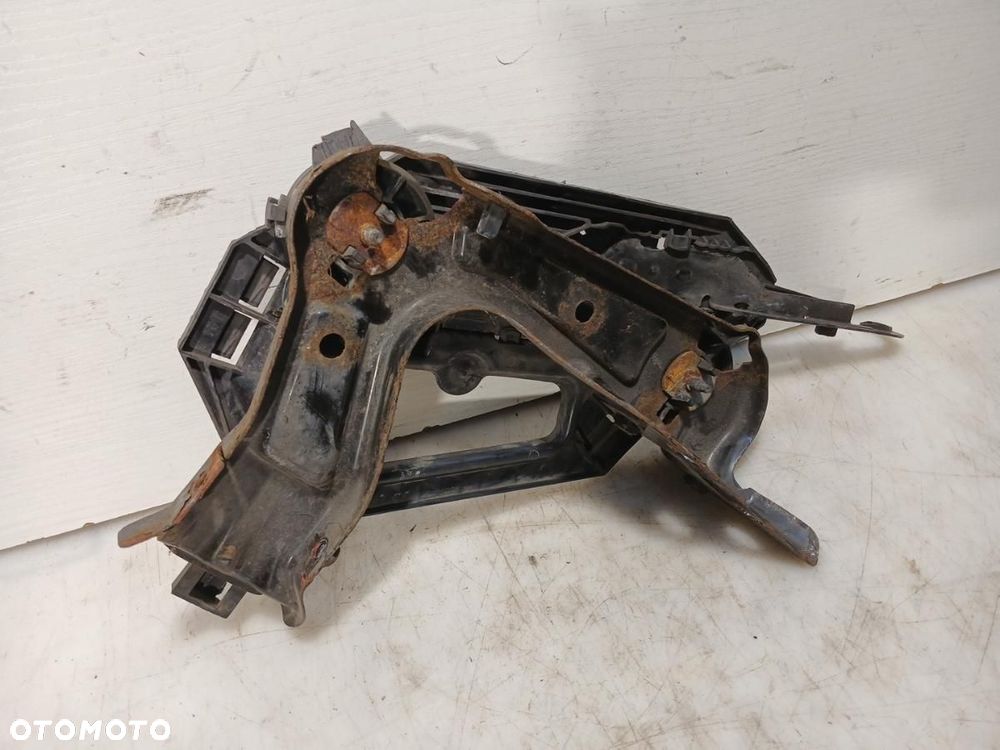 ŚLIZG MOCOWANIE REFLEKTORA LAMPY PRAWY SKODA OCTAVIA II 1Z0941340 - 3