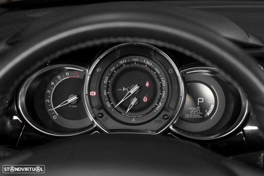 DS DS3 1.2 PureTech So Chic EAT6 - 15