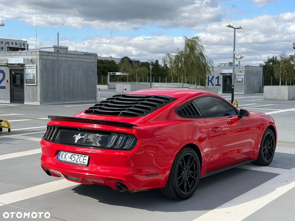 Ford Mustang - 24