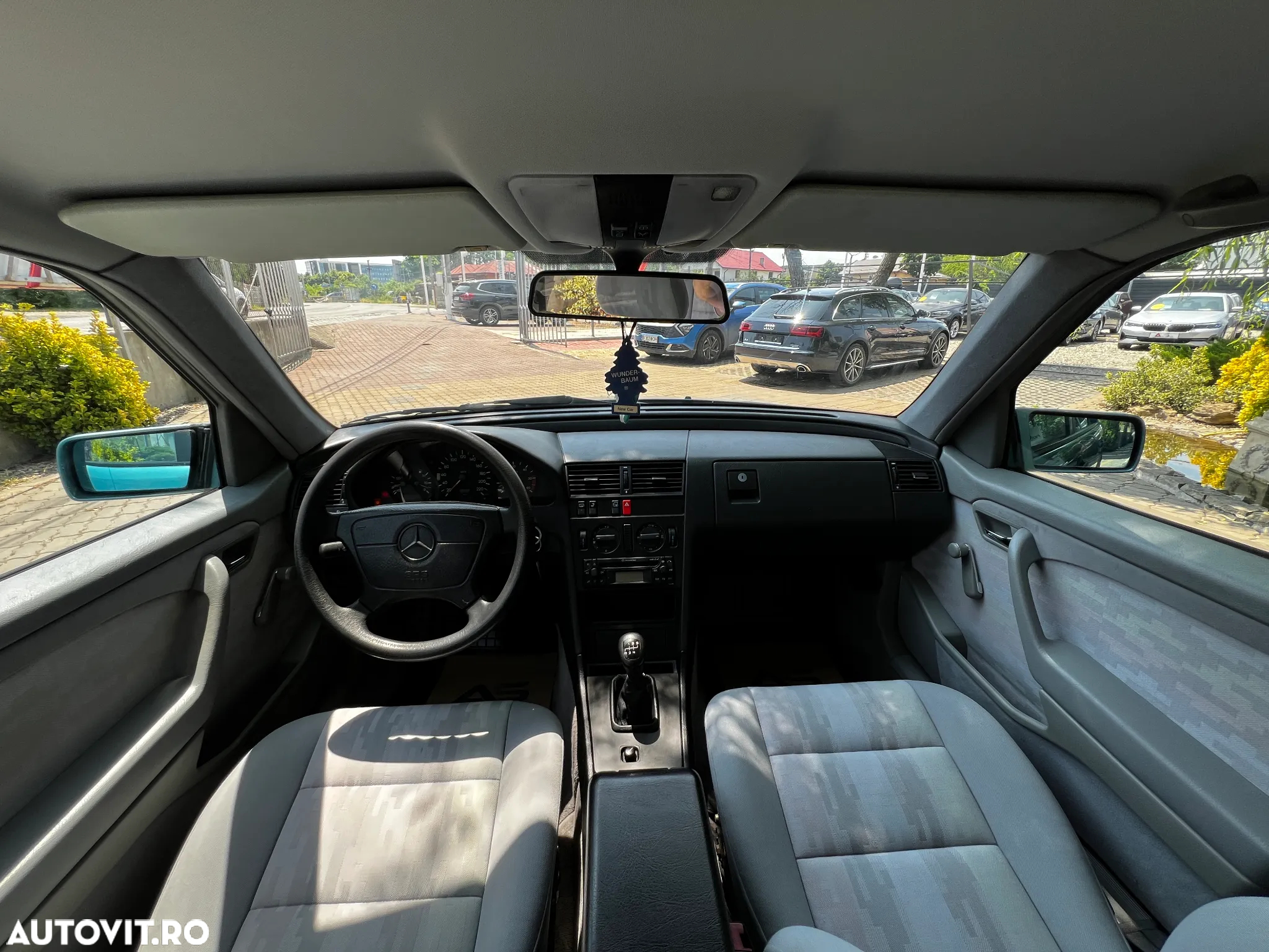 Mercedes-Benz C - 19