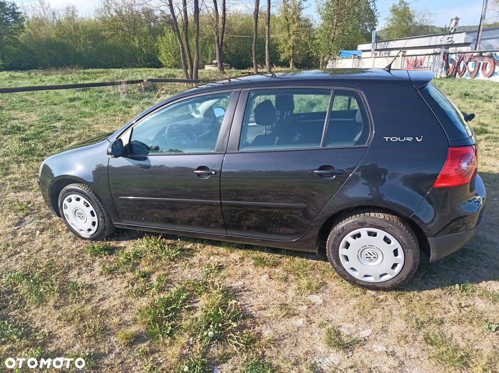 Volkswagen Golf - 5