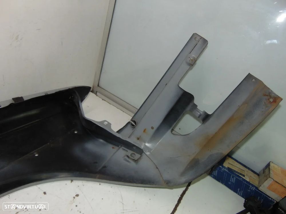 Mercedes W123 guarda lamas esquerdo - 7
