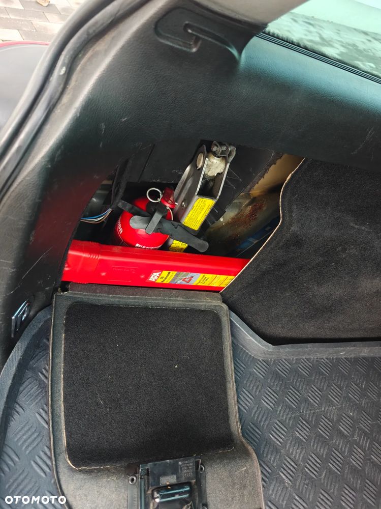 Volkswagen Passat 1.9 TDI Basis - 24