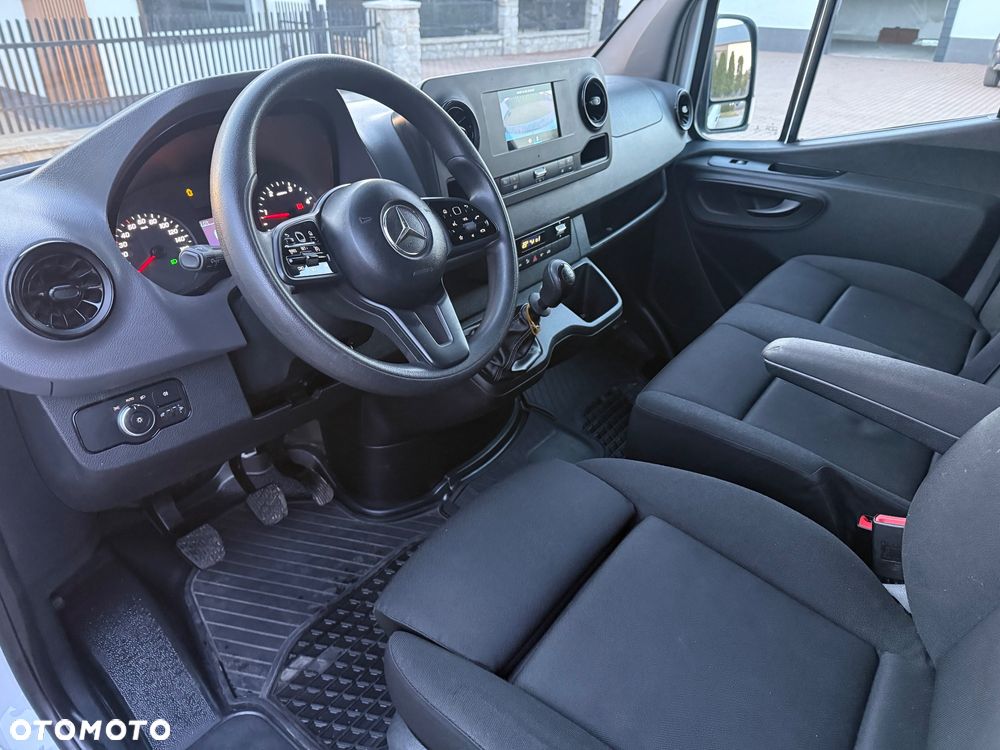 Mercedes-Benz Sprinter - 10