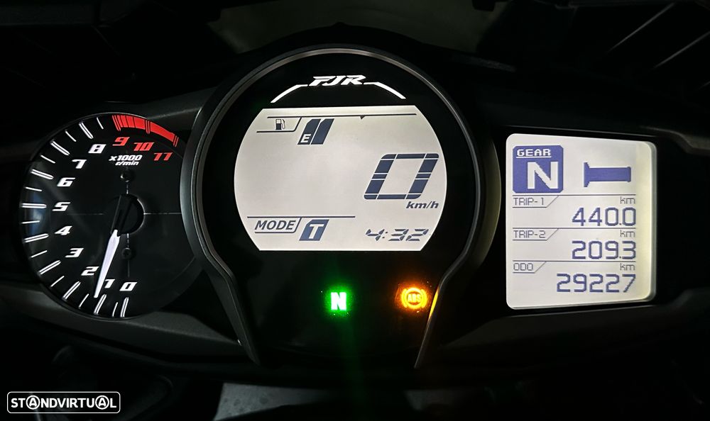 Yamaha FJR 1300 - 23
