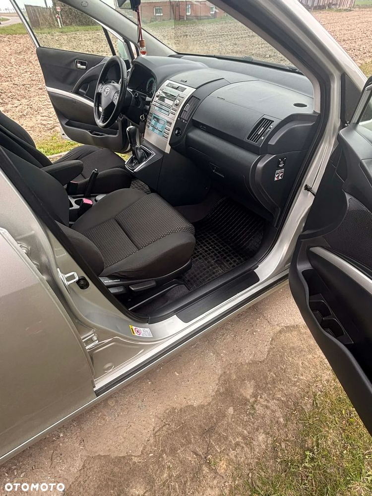 Toyota Corolla Verso 1.8 Sol 7os - 26