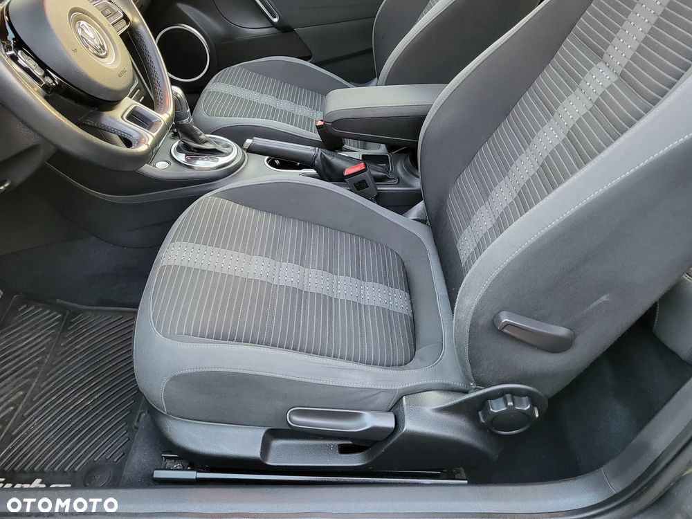 Volkswagen New Beetle - 26