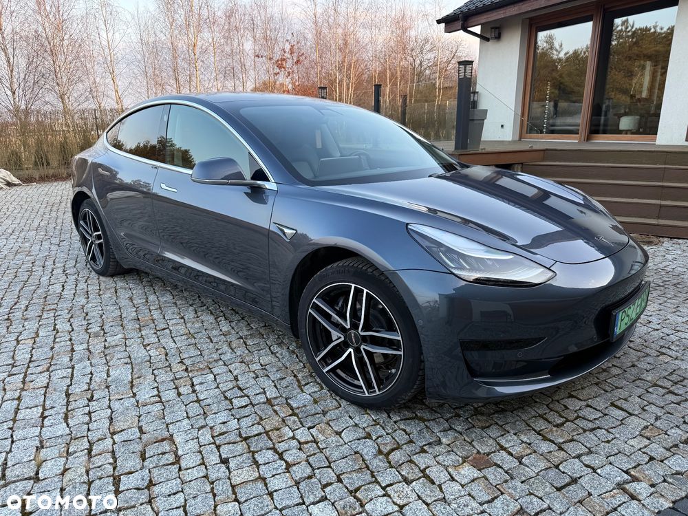 Tesla Model 3 - 1