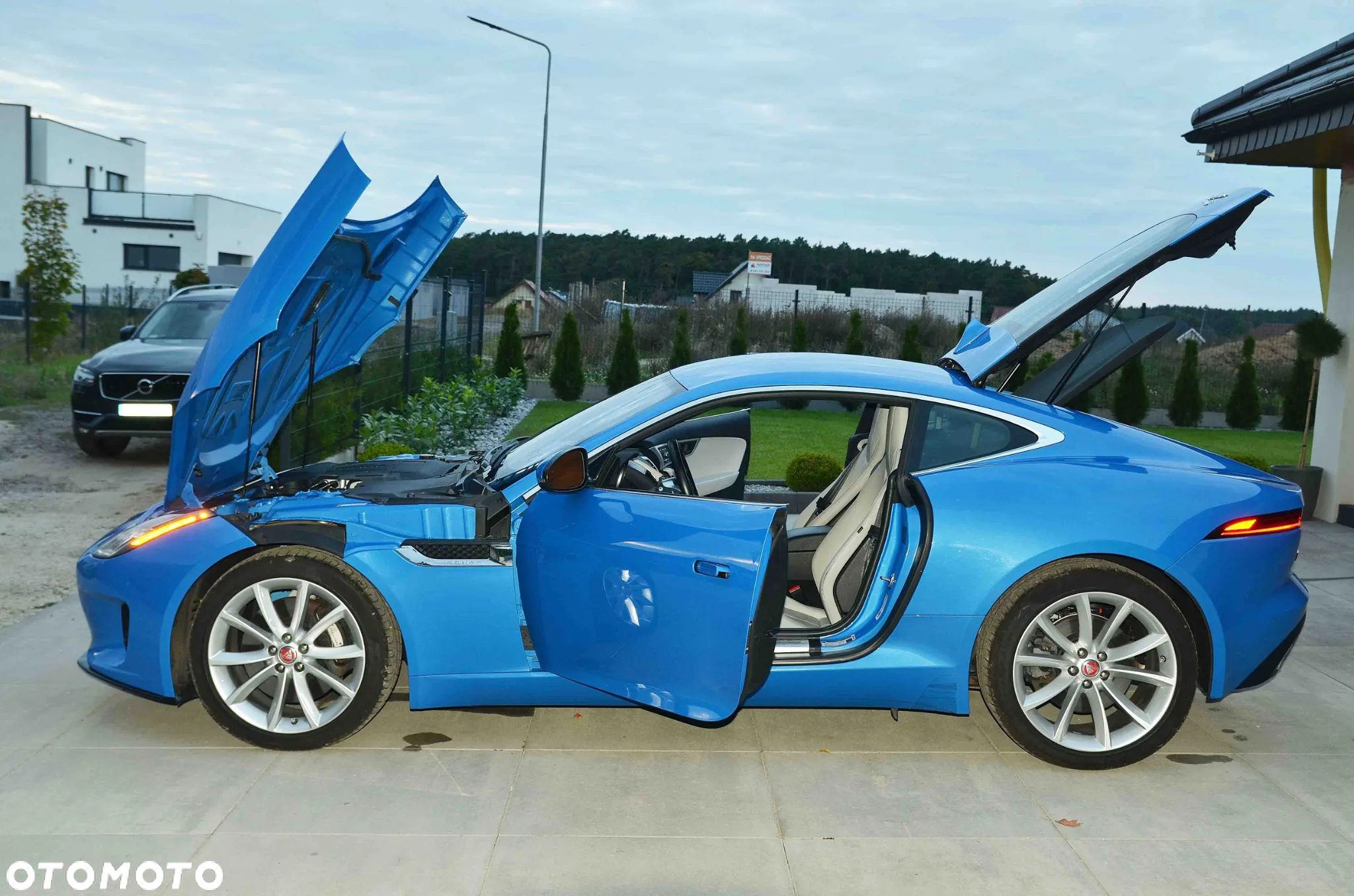 Jaguar F-Type Coupe Chequered Flag - 17